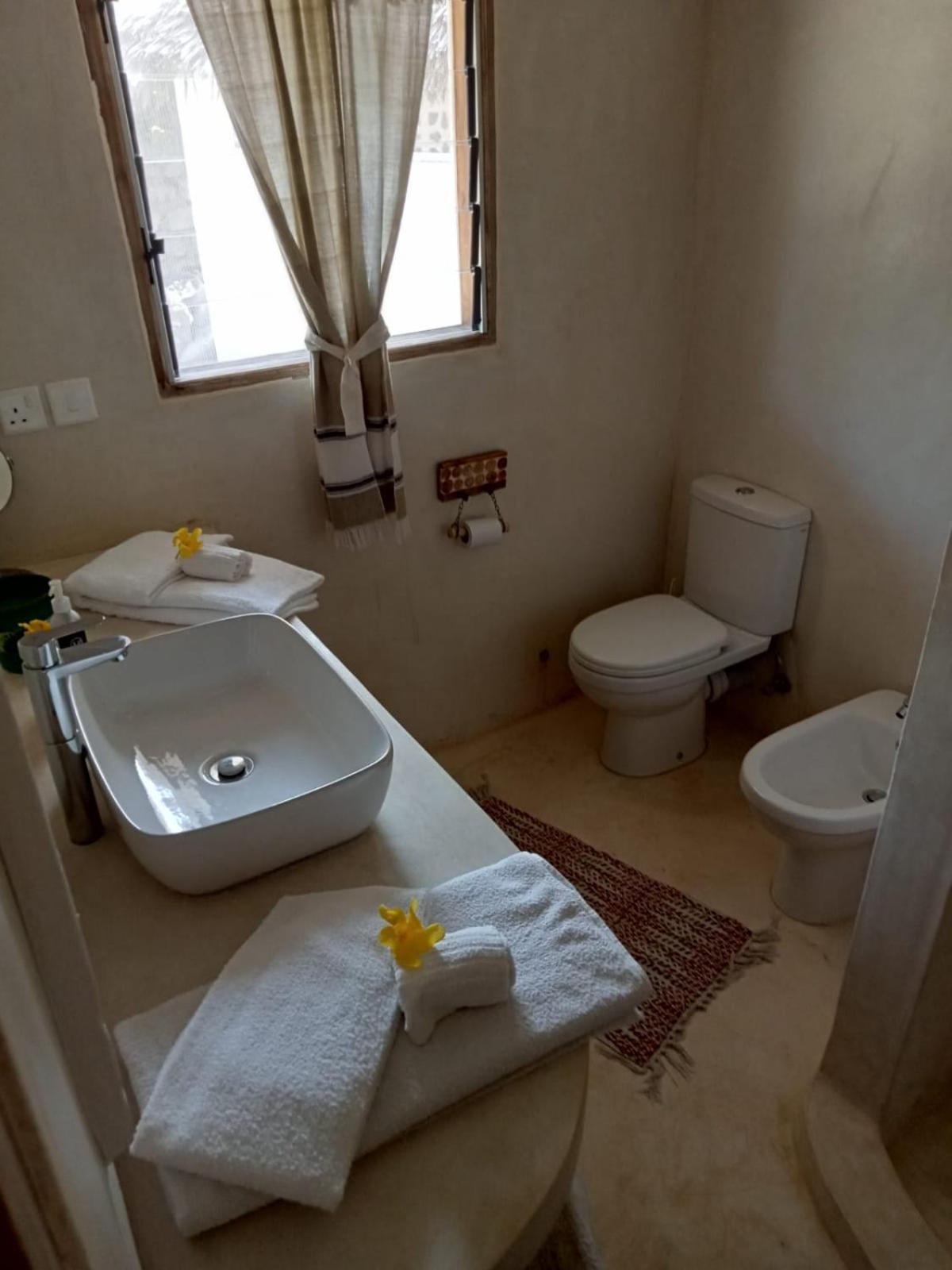 Shira House Bed & Breakfast Watamu Exterior foto