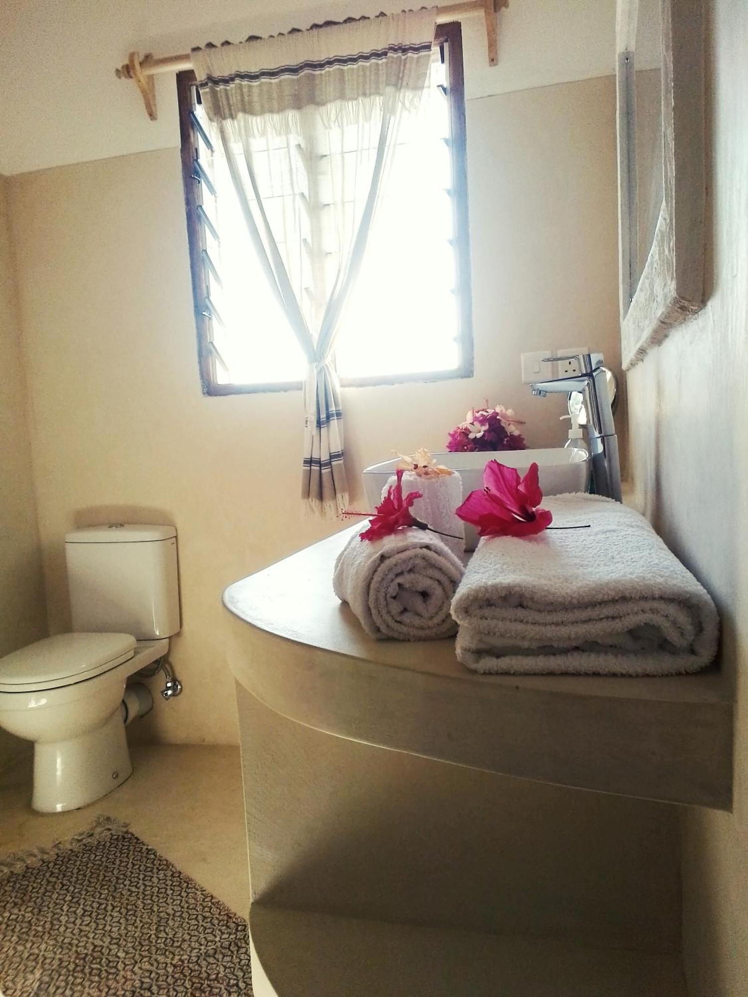 Shira House Bed & Breakfast Watamu Exterior foto